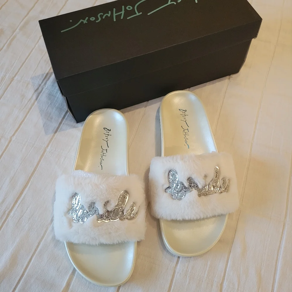 New Betsey Johnson Bride slide sandals - Picture 2 of 4